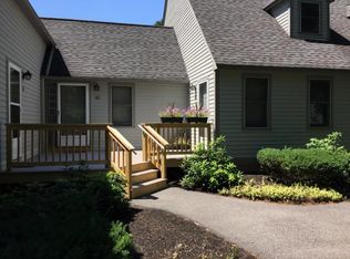 81 Glengarry Dr, Stratham, NH 03885
