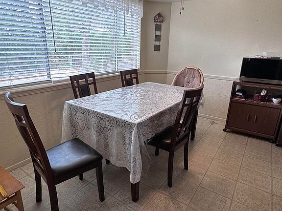 3rd image of 3132 Hector Dr