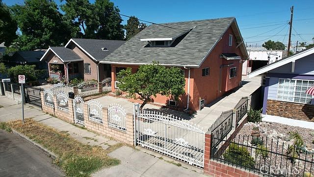 1st image of 5854 Woodlawn Ave