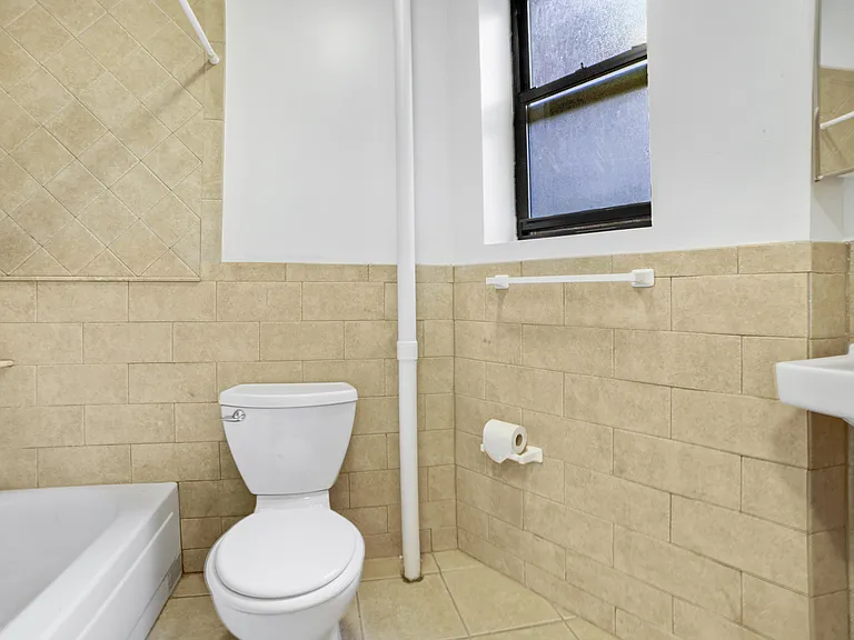 424 E 75th St #3A — Photo 5
