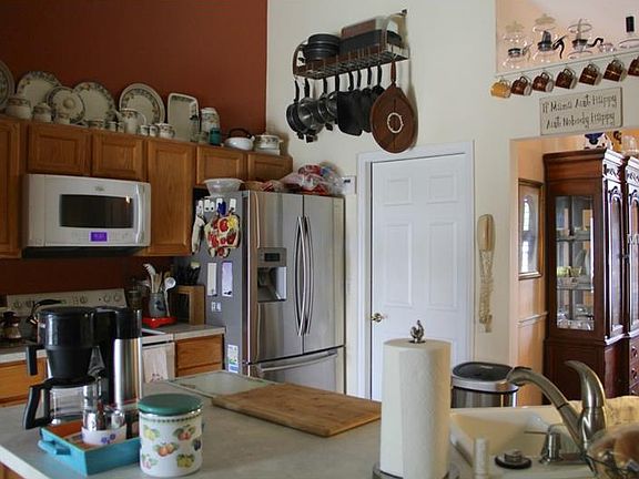4th image of 1403 Crownview Ct