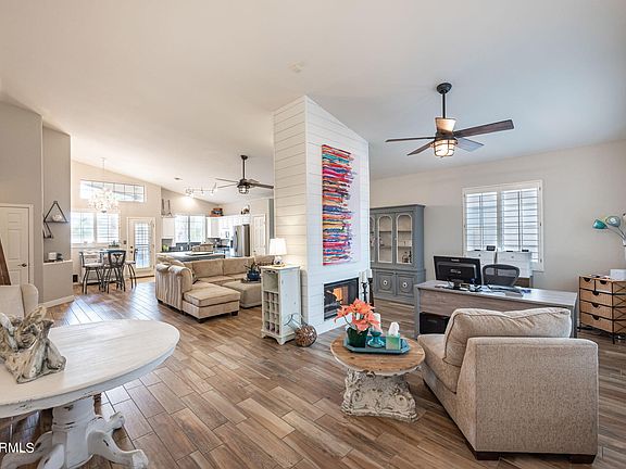 3rd image of 3232 E DESERT COVE Avenue