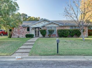 112 Linden Ln, Hewitt, TX 76643