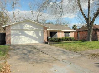 9923 Towne Brook Ln, Sugar Land, TX 77498