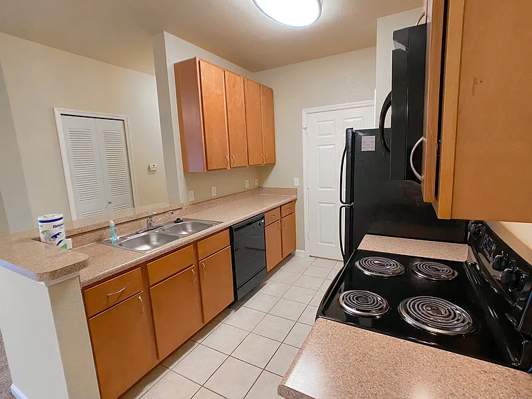 Kitchen with Energy Efficient Appliances Kitchen with Energy Efficient Appliances