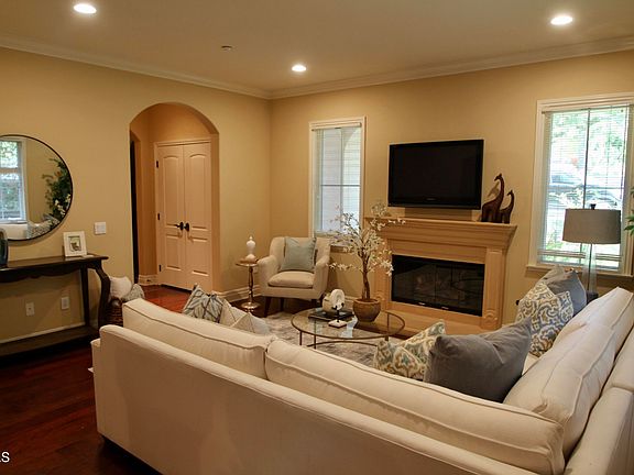 5th image of 638 W Sierra Madre Blvd Unit A