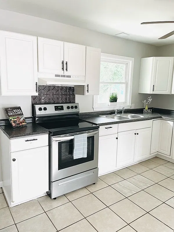 4 bed, 2.0 bath, 1392 sqft, $1,575 — Photo 3