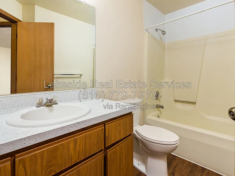 Hamilton Park Apartments — Photo 16