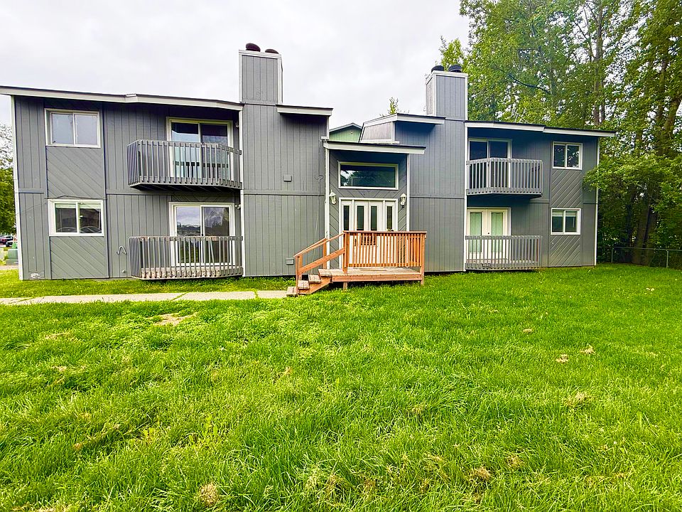 1st image of 11420 Heritage Ct #1