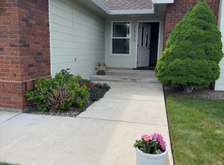 1006 S 88th Ave, Yakima, WA 98908