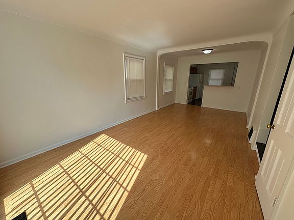 2nd image of 847 Ballard St SE