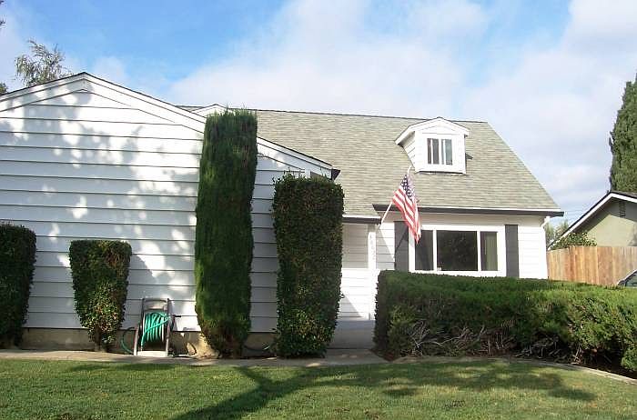 Great Curb Appeal!