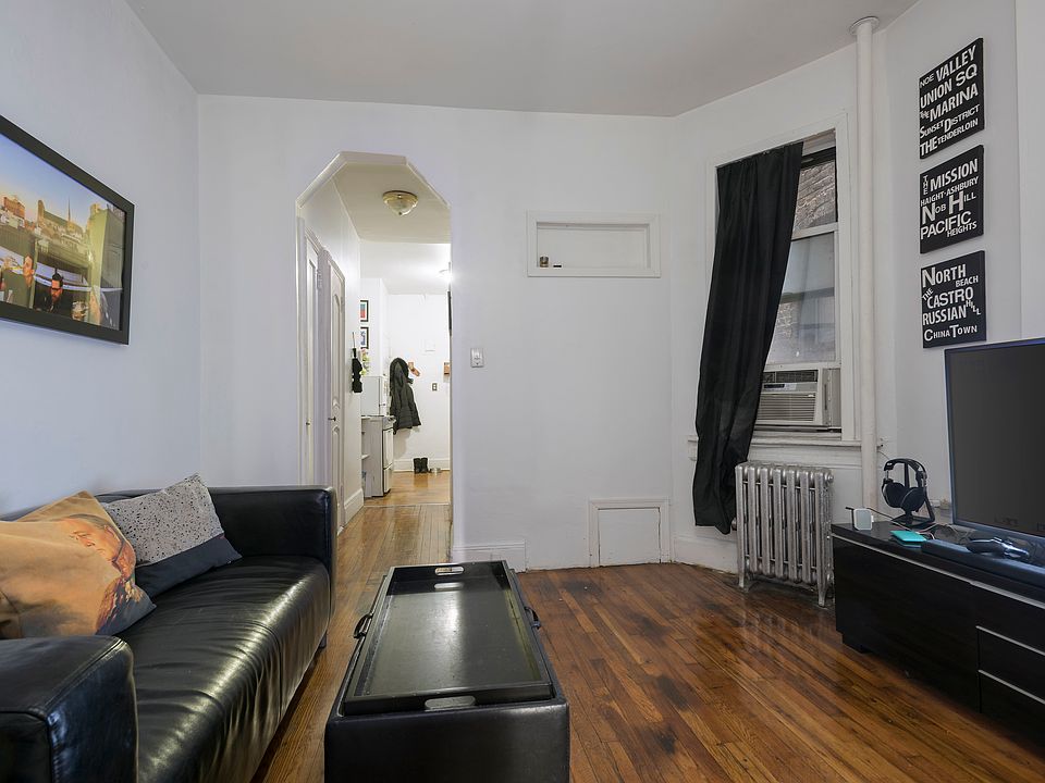 2nd image of 172 Delancey St APT 2C