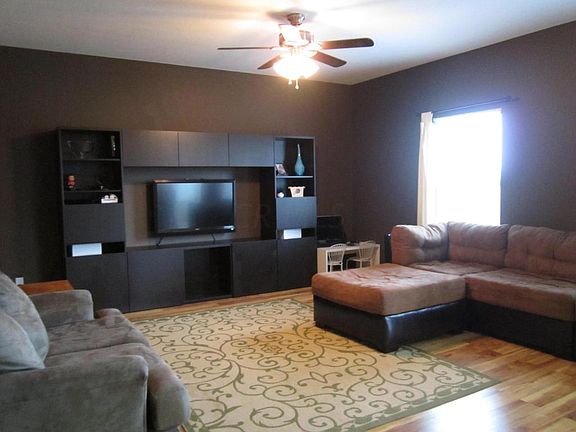 2nd image of 17 Parkdale Dr