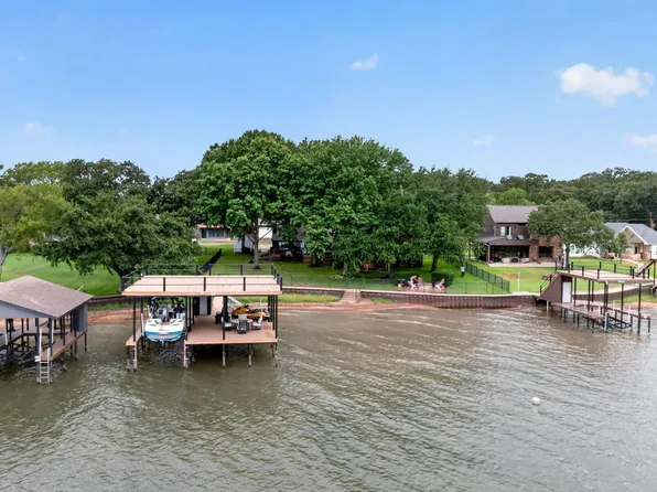 305 Rock And Roll Ln, Mabank, TX 75156