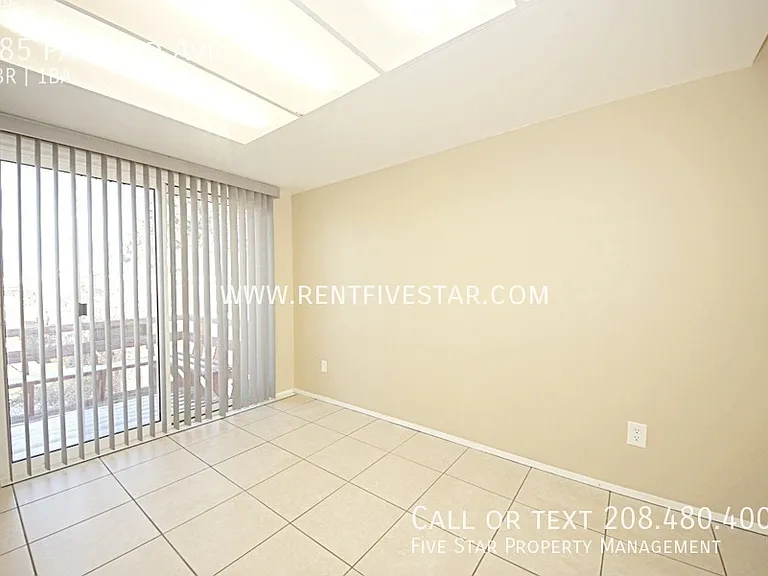 385 Packard Ave — Photo 5