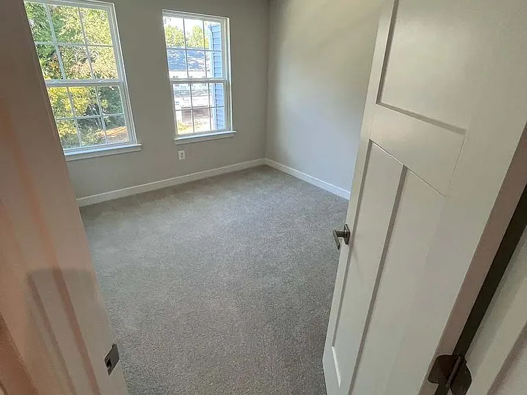 828 New Castle Landing Dr — Photo 9