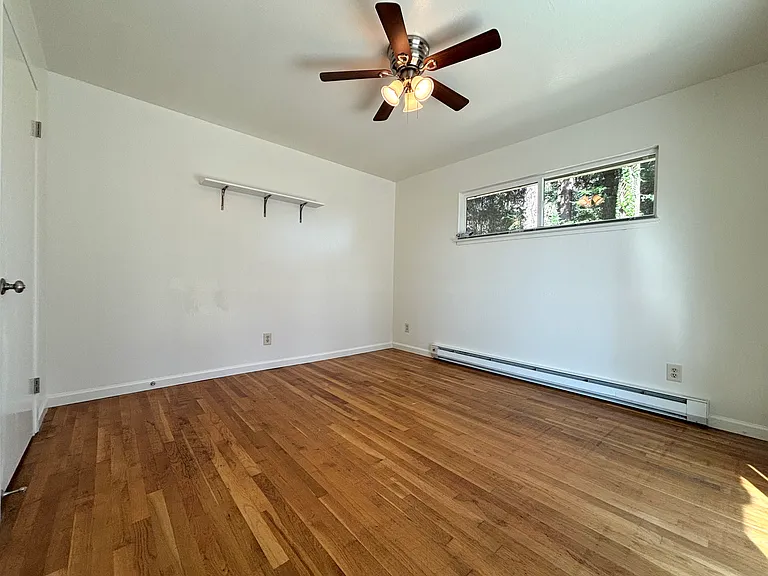 221 Gillette Rd — Photo 12