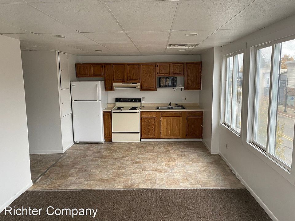1st image of 6 S Main St NE Unit 1