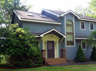 103 Marina Village Ln, Greentown, PA 18426