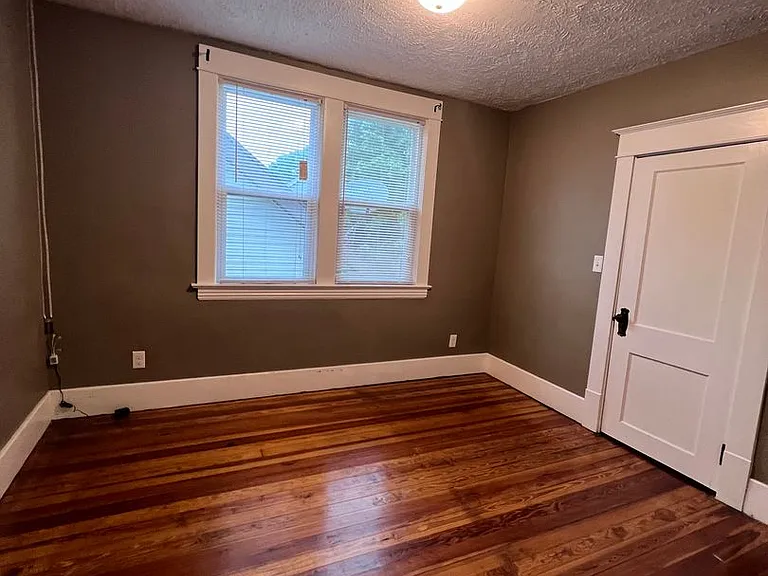 1040 Powers Ave NW — Photo 20