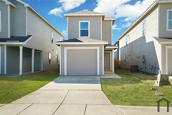 10921 Presa Way — Photo 2