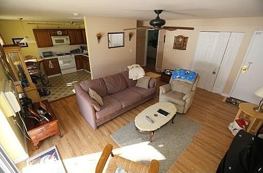 3rd image of 25 Edgelawn Ave APT 8