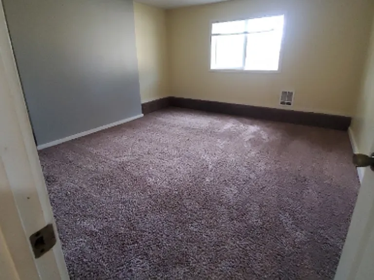 2701 Saint Clair St — Photo 10