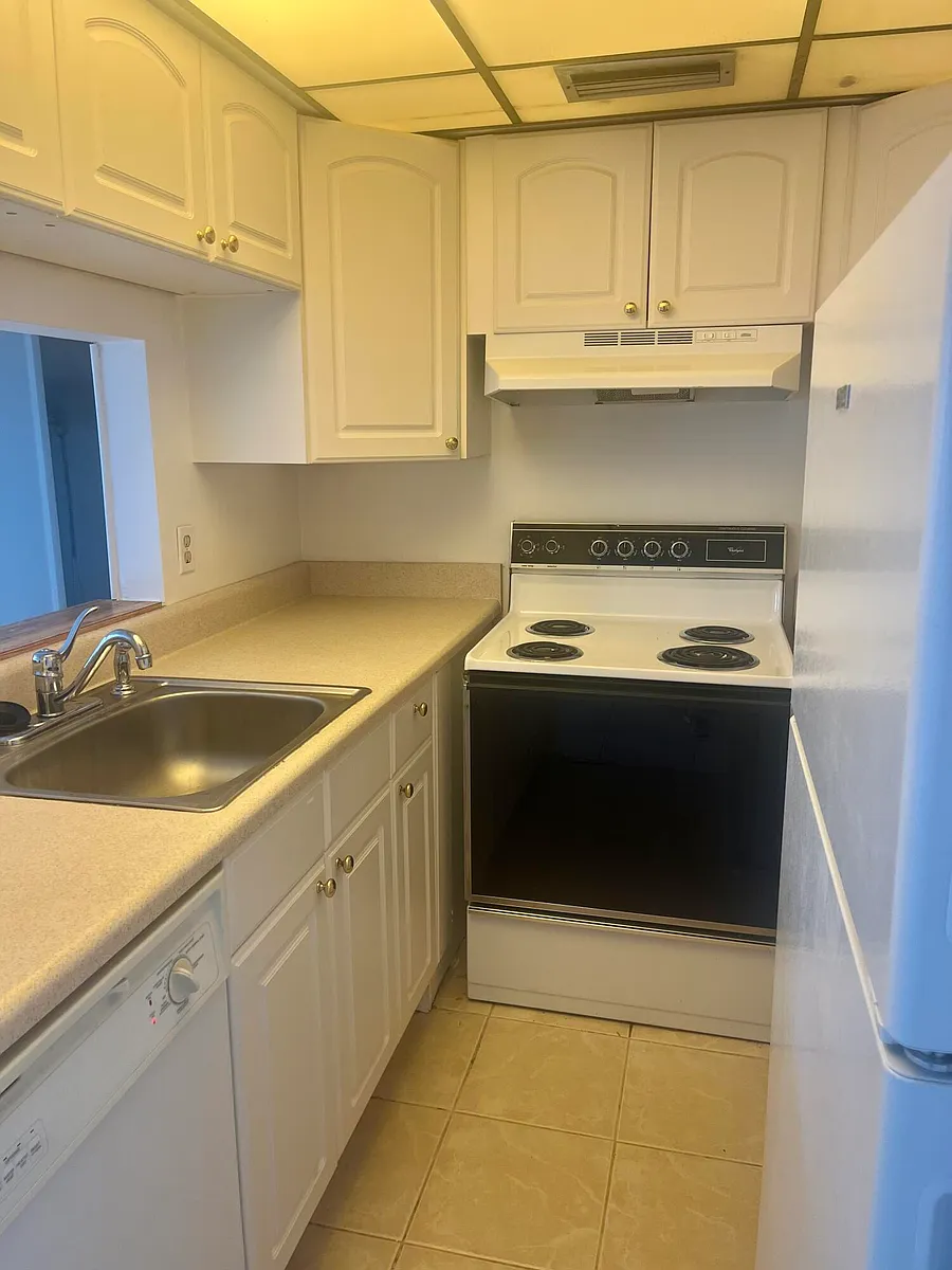 Building Photo - 7178 Golf Colony Ct #101