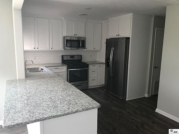 3rd image of 105 Dawn Ln