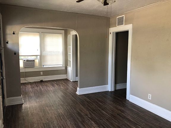2nd image of 133 N Franklin Blvd #133