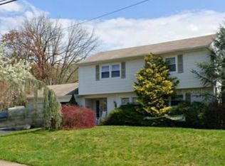 80 Palmer Dr, Wayne, NJ 07470