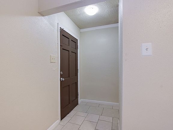 4th image of 6918 N Forest Crest St