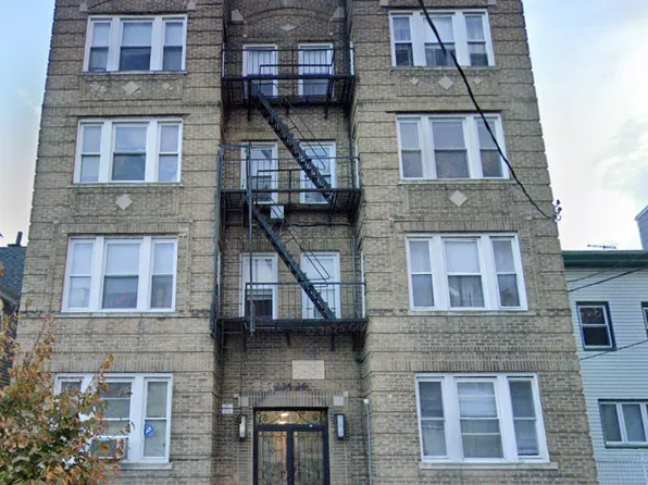 234 Jewett Avenue image 1 of 8
