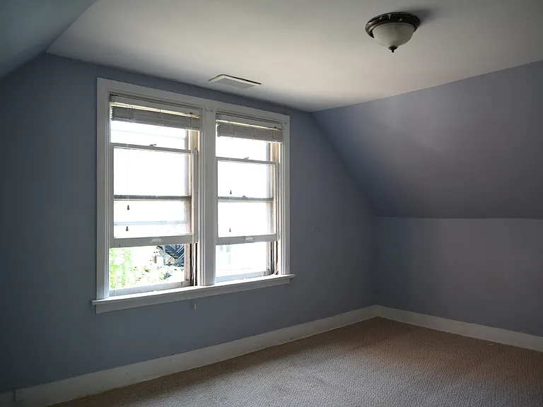 733 W Aldine Ave — Photo 8