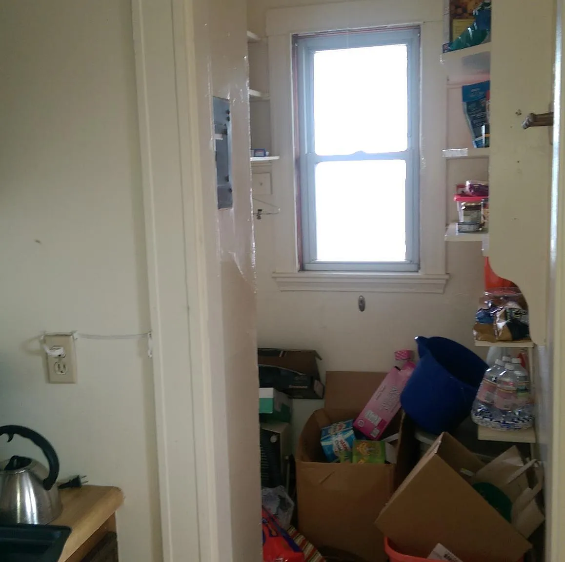 3 bed, 900 sqft, $3,300 — Photo 3