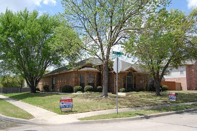 1st image of 1809 Lacy Ln
