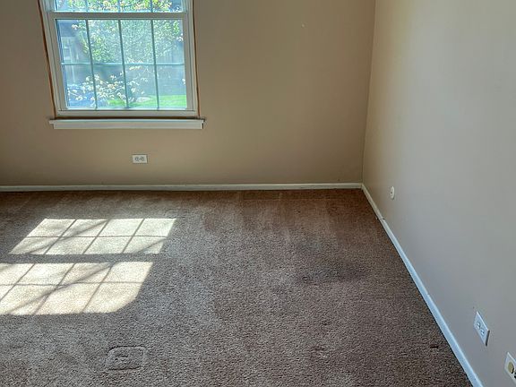 4th image of 1102 Woodbury Ln APT B2