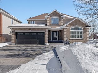 42 Heritage Grove Cres, Ottawa, ON K2S 1R2