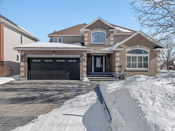 42 Heritage Grove Cres, Ottawa, ON K2S 1R2