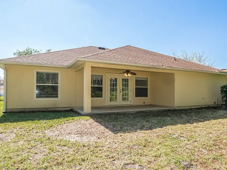 4143 Sherman Hills Pkwy W — Photo 15