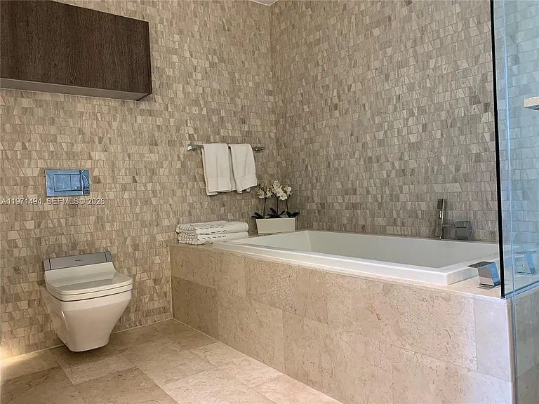 68 SE 6th St #3010 — Photo 34