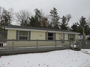 108 Arrowwood Dr, Prudenville, MI 48651