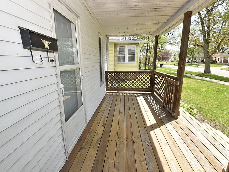 1327 Corby Blvd — Photo 2