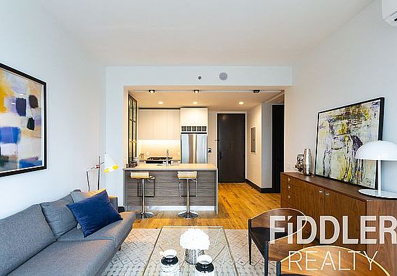 4th image of 42-22 27th St #814