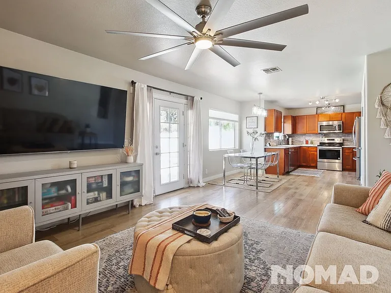 1303 E Washington Ave — Photo 10