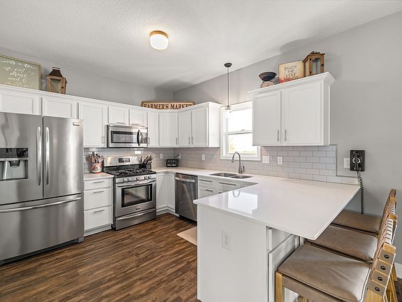 4th image of 1020 NW 39th St