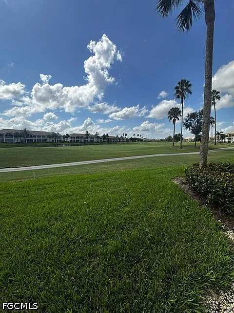 2 bed, 2.0 bath, 1068 sqft, $6,300 — Photo 4