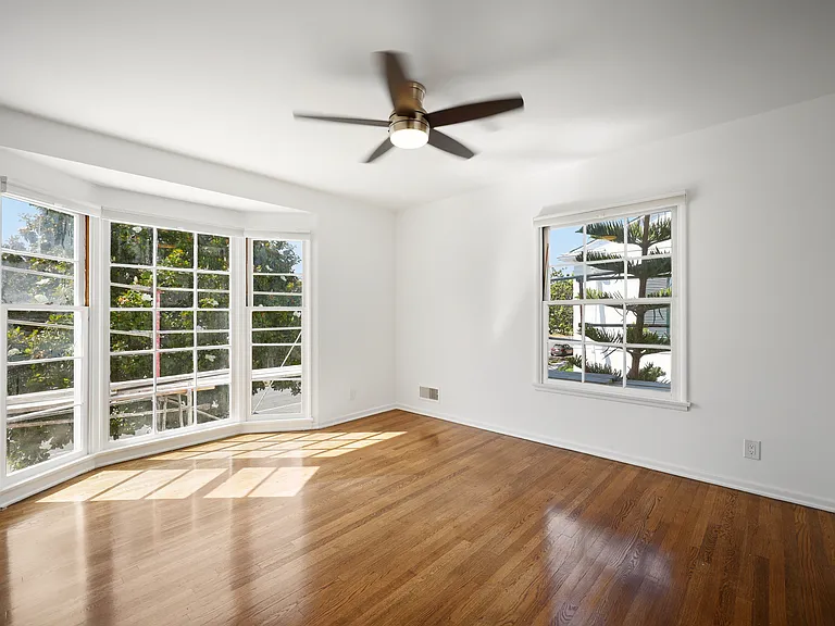 302-312 San Vicente Blvs — Photo 17