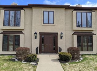 5241 Paddock Ln, Lewiston, NY 14092